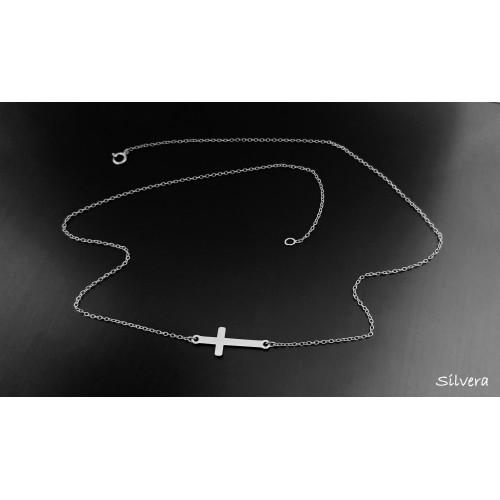 Stříbrný náhrdelník s křížkem naležato, uprostřed, stříbro ryzost 925/1000