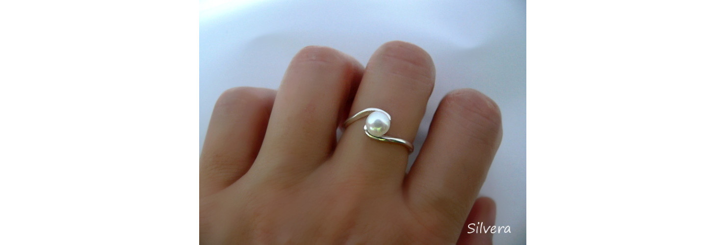 stříbrné prsteny s říčními perlami, ryzost 925/1000